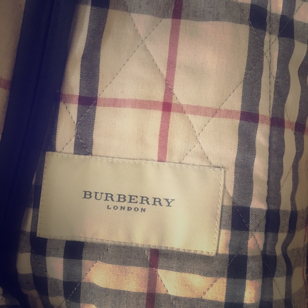 Women’s Size SMALL Burberry Authentic Quilt Jacket